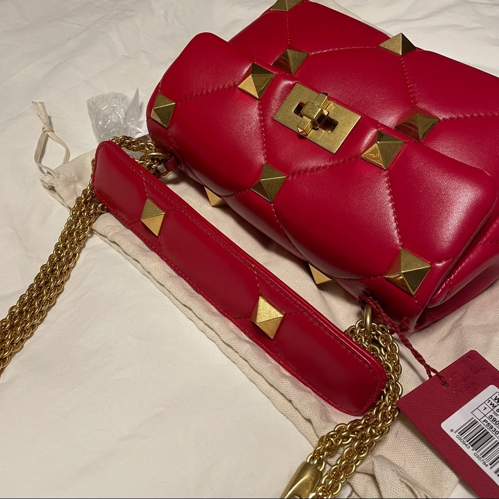 VALENTINO GARAVANI Roman Stud Medium Quilted Chain Shoulder Bag Red - Picture 7 of 16